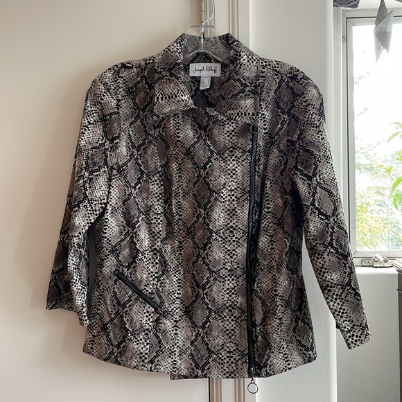 JOSEPH RIBKOFF light weight 3/4 inch sleeve jacket-Size 10 - Picture 2 of 12